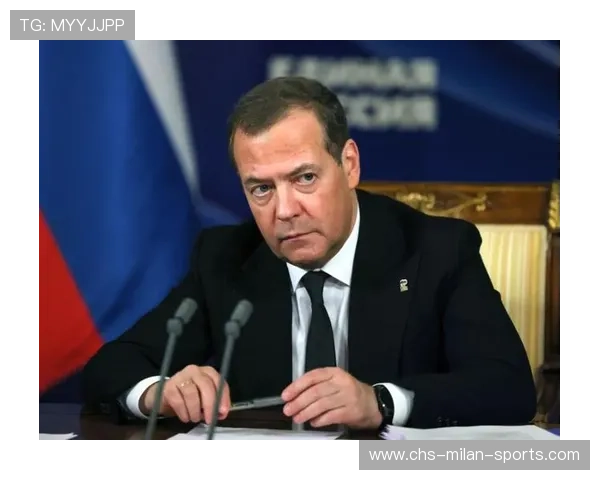 梅德韦杰夫底线拉锯赢得漂亮,太冷静了,梅德韦杰夫干嘛去了 梅德韦杰夫底线拉锯赢得漂亮,太冷静了,梅德韦杰夫干嘛去了